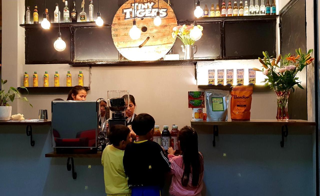 Tiny Tigers Hostel ดาลัด ภายนอก รูปภาพ